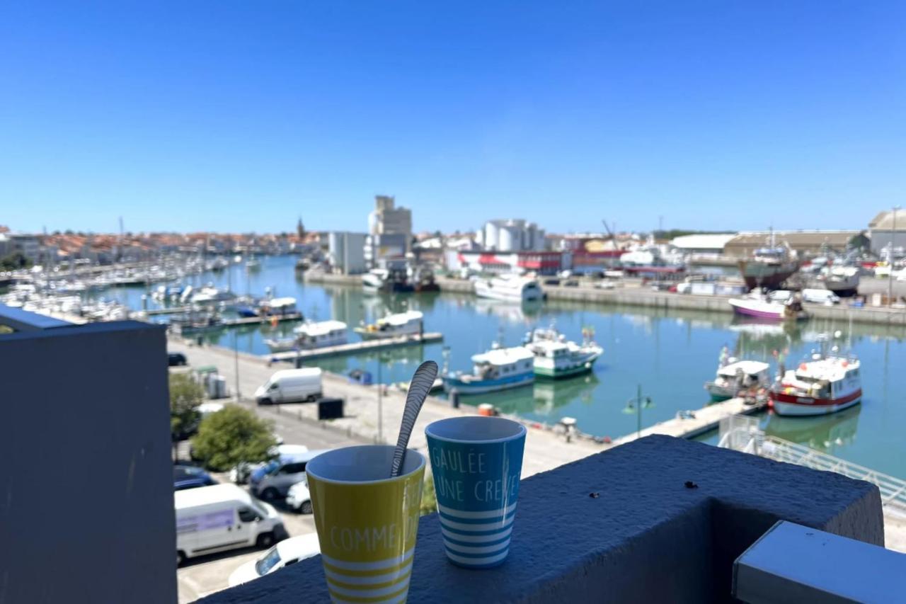 Pretty And Bright Studio With View On The Harbor Les Sables-d'Olonne Bagian luar foto